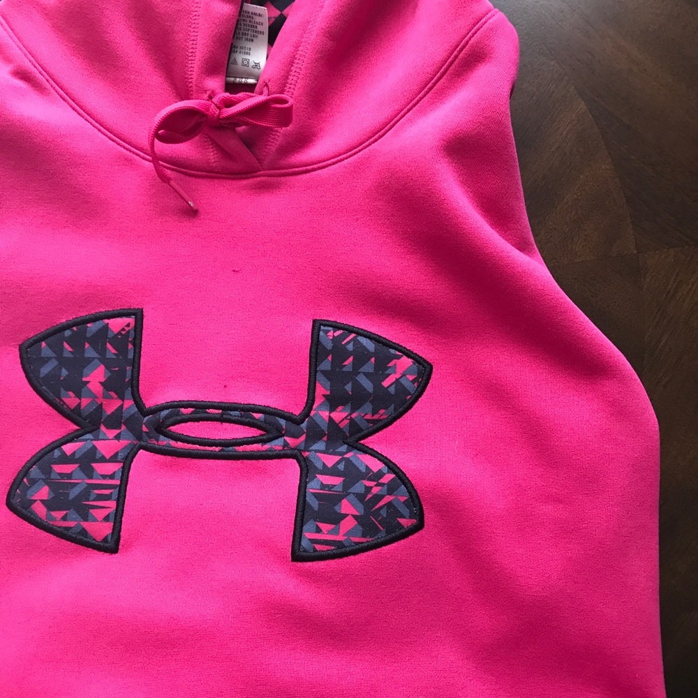 🎀 Hot Pink Under Armour Hoodie
